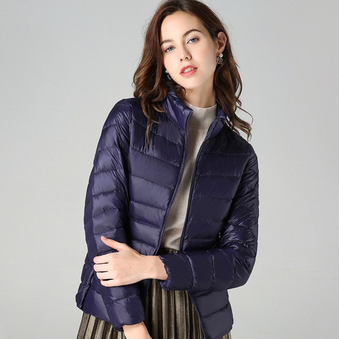 Myra | Ultralichte donsjas met elegante plooien