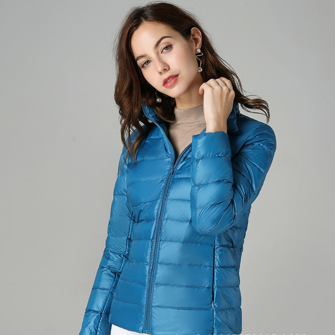 Myra | Ultralichte donsjas met elegante plooien