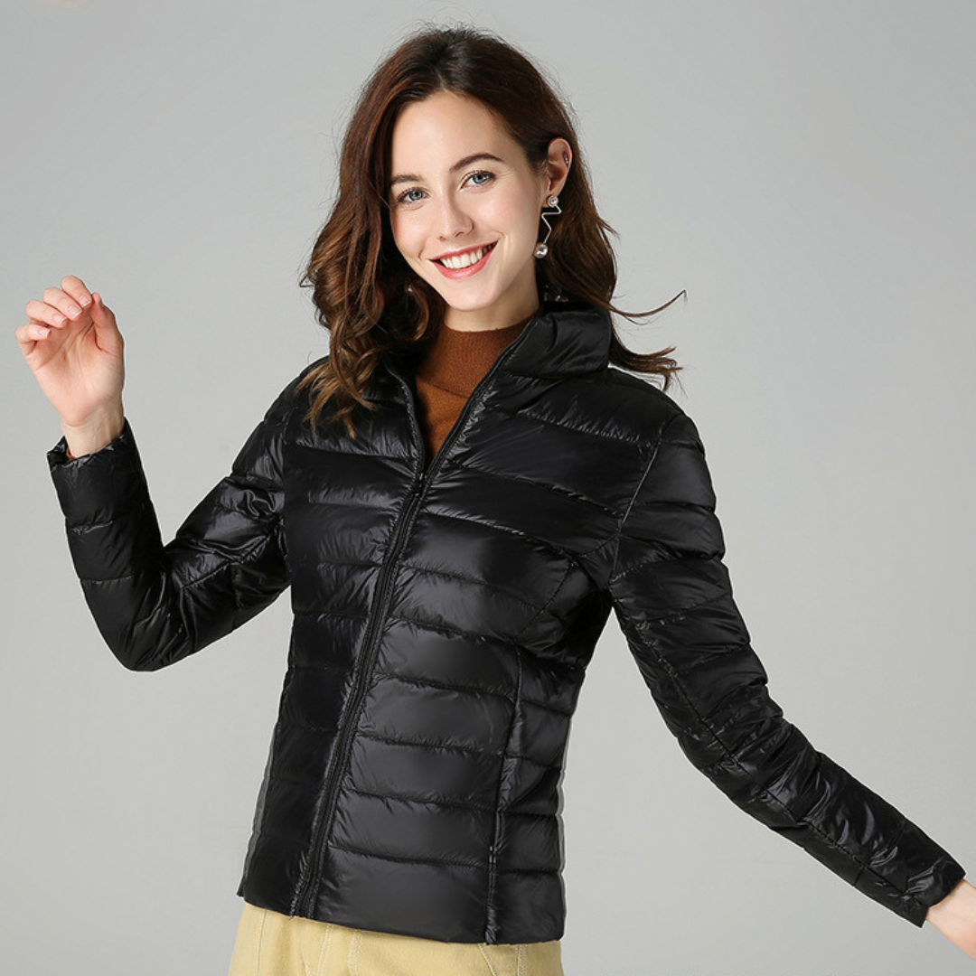 Myra | Ultralichte donsjas met elegante plooien
