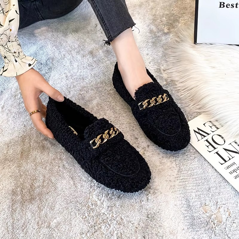 Liva | Loafers met ketting